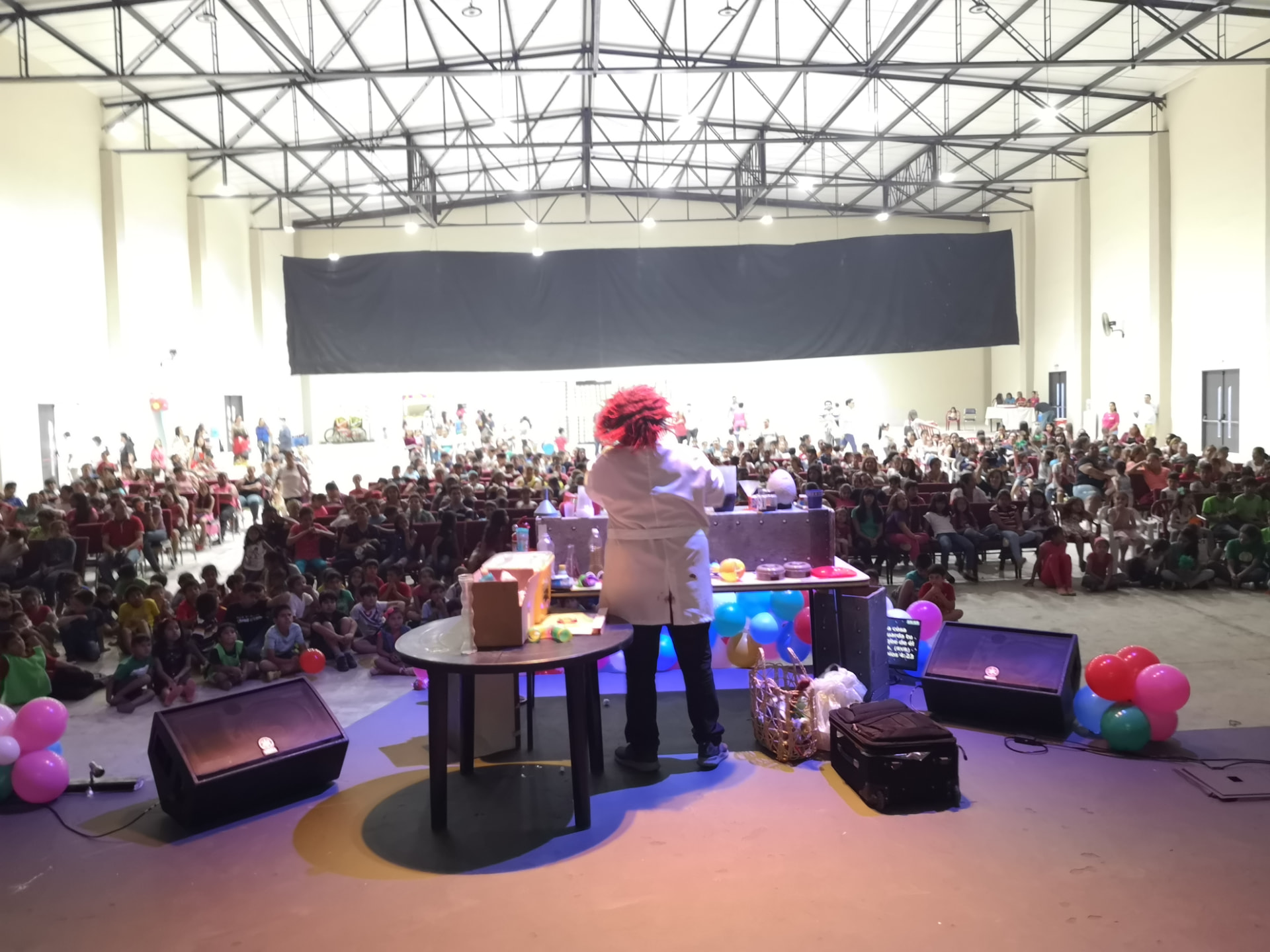 Público disfrutando del show del Dr. Genoma, foto 2